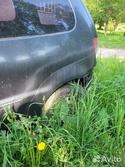 Volkswagen Polo 1.4 МТ, 2000, битый, 150 000 км