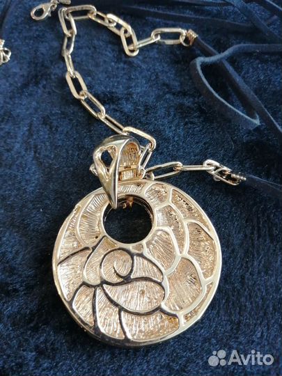 Кулон с камнями бижутерия