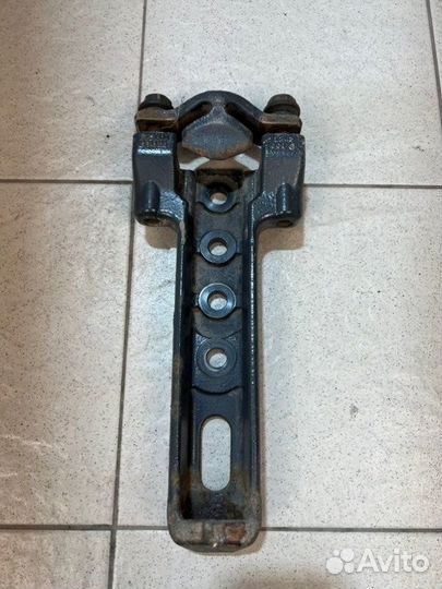 Кронштейн глушителя Mercedes-Benz Actros 1842 Ls