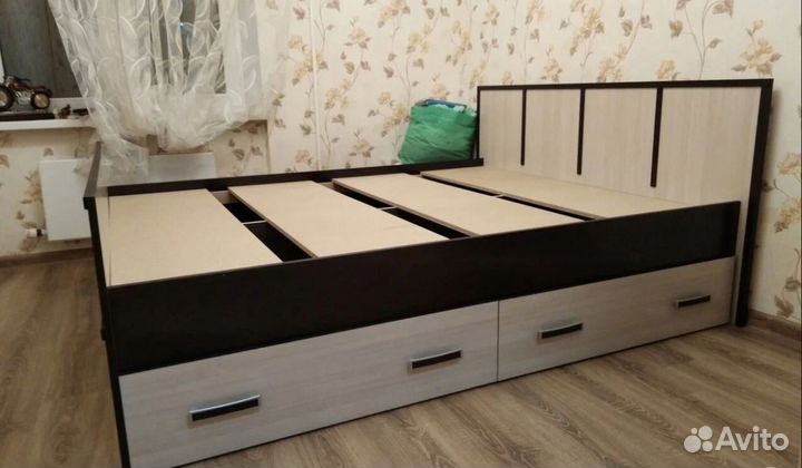 Кровать с ящиками 160 см Сакура