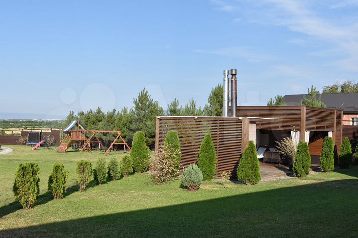 Коттедж 450 м² на участке 30 сот.