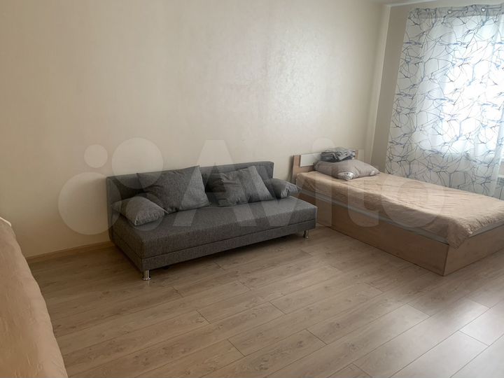 1-к. квартира, 43 м², 1/3 эт.