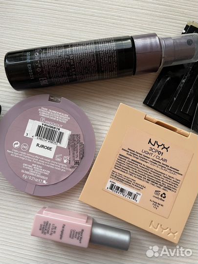 Набор декоративной косметики для лица пакетом тон