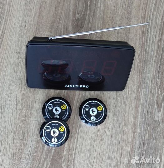 Табло вызова официанта-калянщика и кнопка вызова