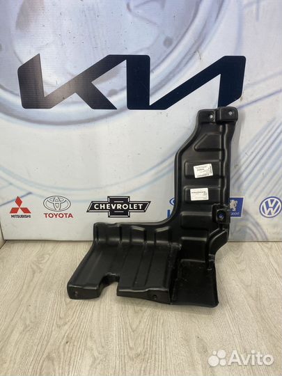 Пыльник двигателя hyundai I30 1 Прав