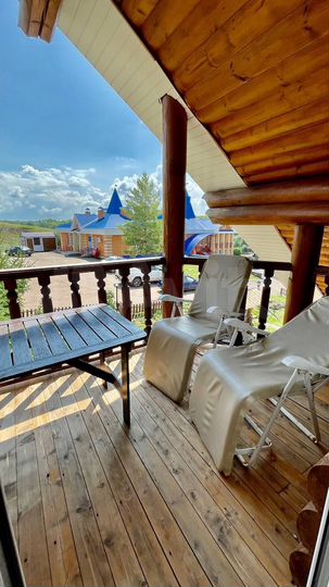 Коттедж 200 м² на участке 10 сот.