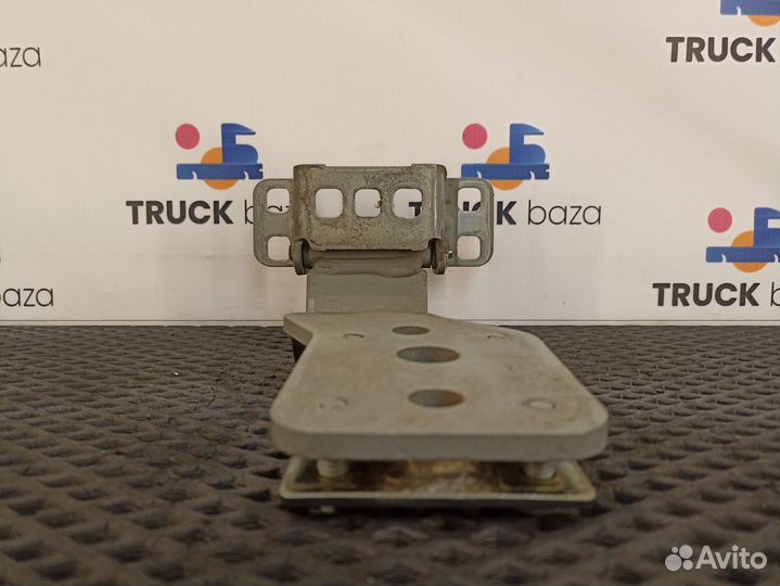 85626906018 Петля двери правой нижняя Man L2000