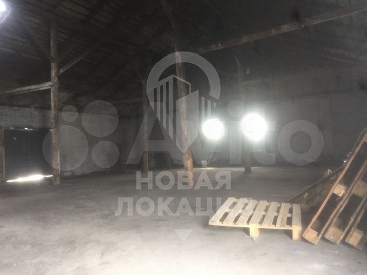 Склад, 820 м²