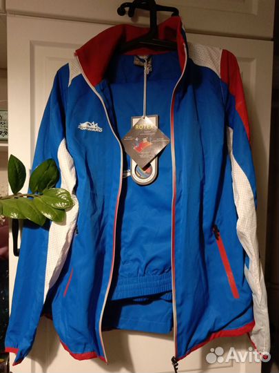 Спортивный костюм женский