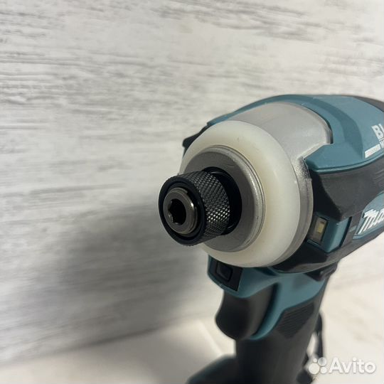 Винтоверт импакт Makita (без акб)