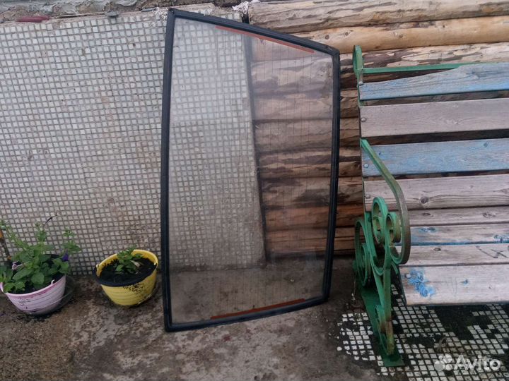 Задние стекло ваз 2114