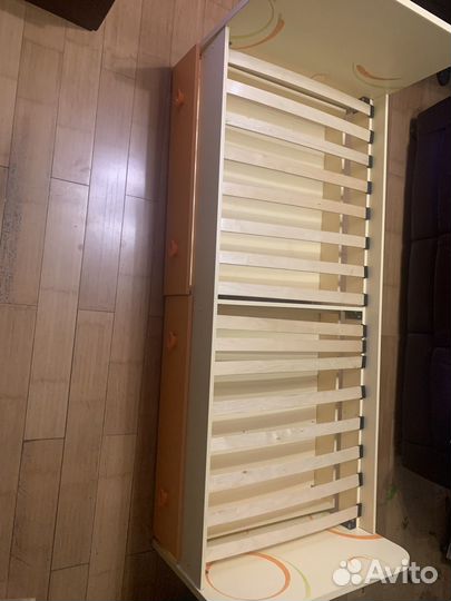 Кровать односпальная с ящиками