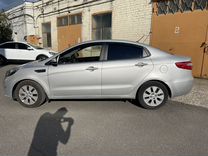 Kia Rio 1.6 AT, 2012, 108 000 км, с пробегом, цена 835 000 руб.