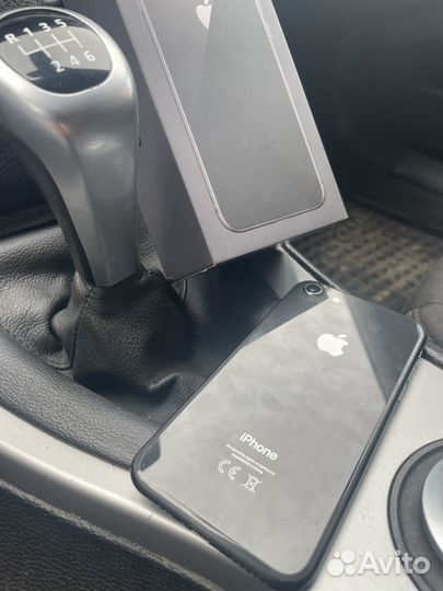 iPhone 8, 64 ГБ