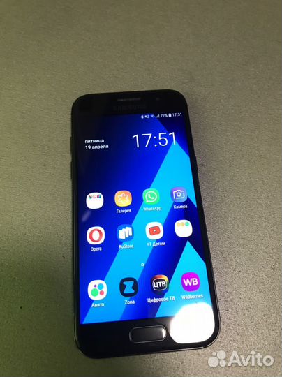 Samsung Galaxy A3 (2017) SM-A320F/DS, 2/16 ГБ