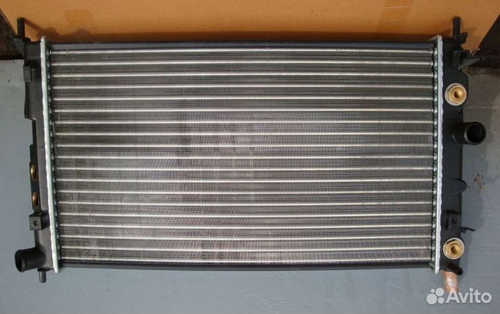 Радиатор Шевроле Авео Т300