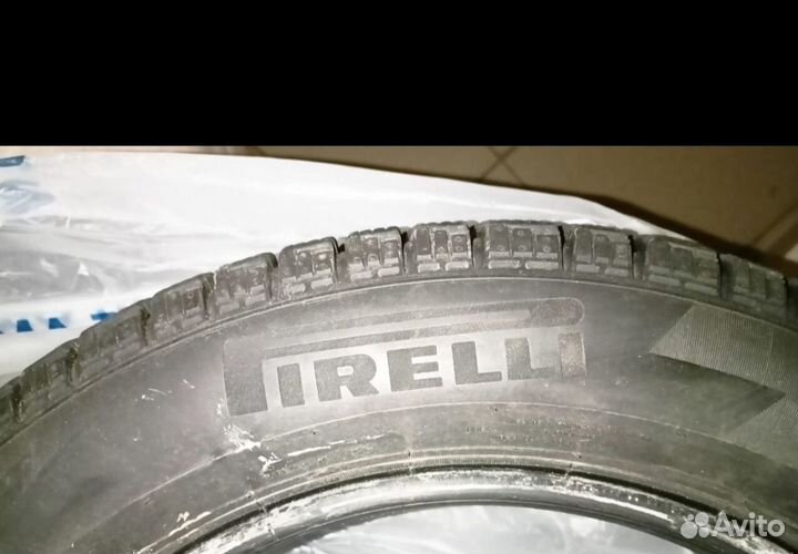 Pirelli Ice Zero FR 215/60 R17 100