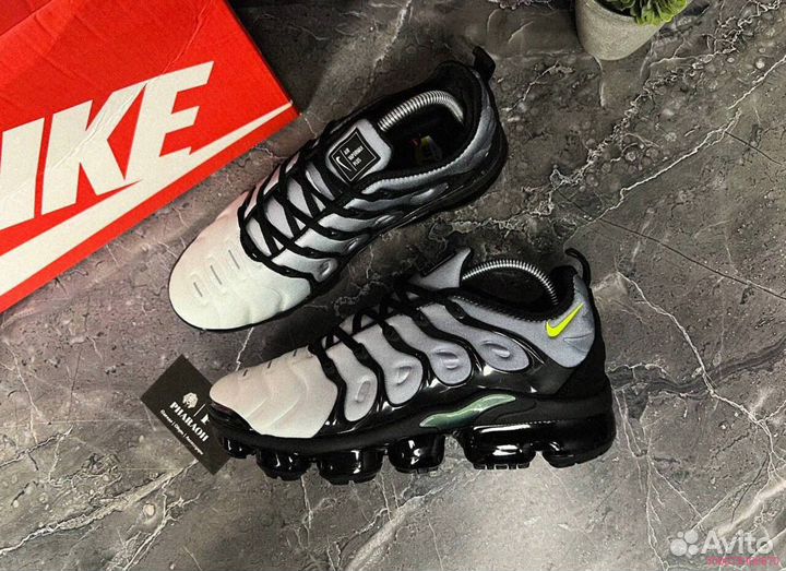 Кроссовки Nike Air Vapormax Plus (Арт.40812)