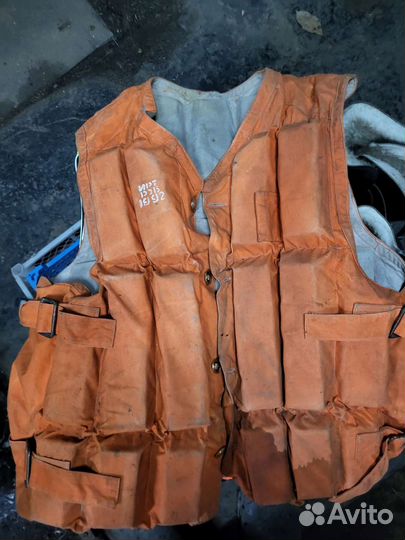 Спасательный жилет бу