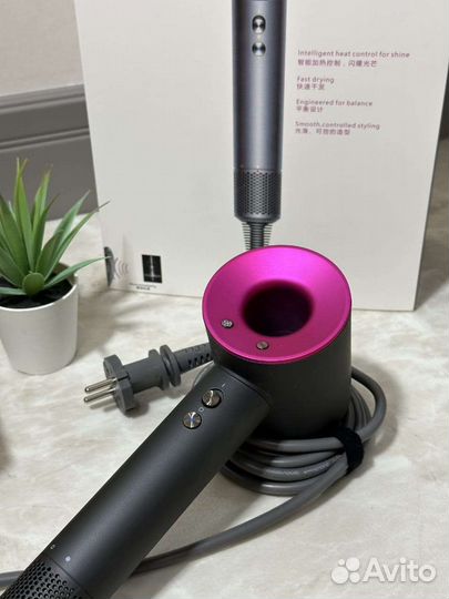 Фен Dyson luxe