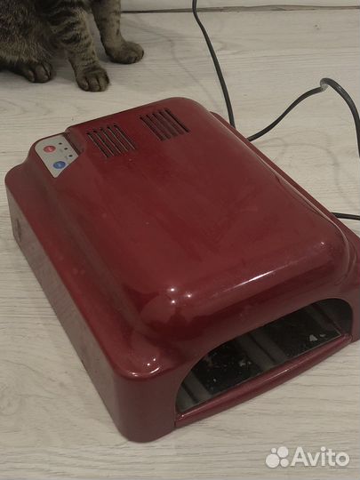 Лампа для сушки ногтей