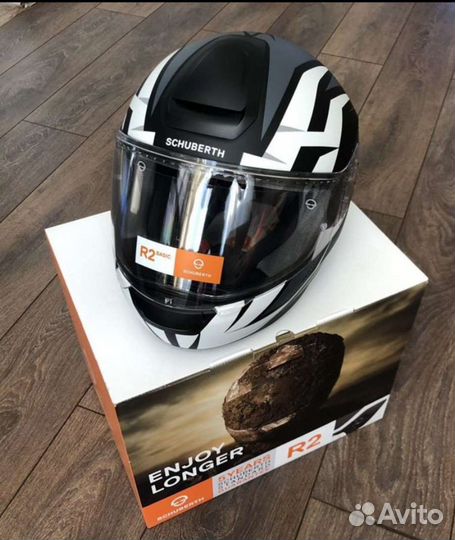 Мотошлем Schuberth R2 M57