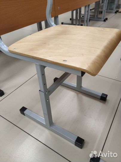 Школьная парта со стулом