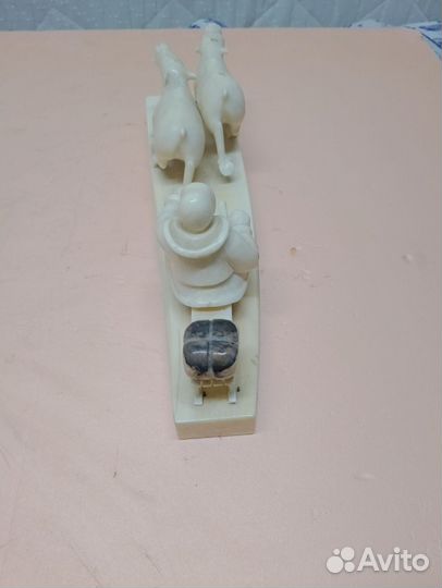 Композиция из кости