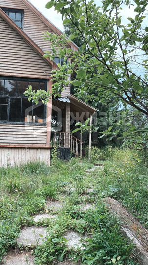 Дом 191 м² на участке 44 сот.