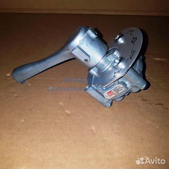 Кран управления пневмоподвеской прицепа