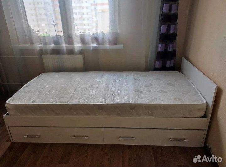 Кровать с ящиками