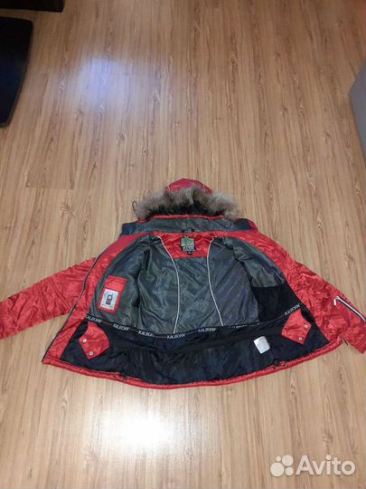 Горнолыжный костюм, перчатки, шапка