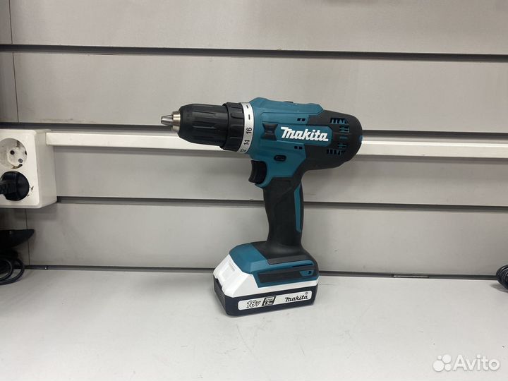 Аккумуляторная дрель шуруповерт Makita DF488DWE