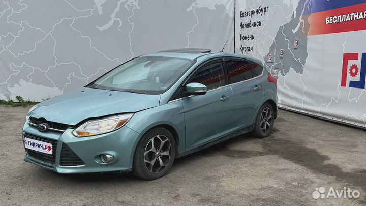 Накладка переднего крыла правого Ford Focus 3 CP9Z