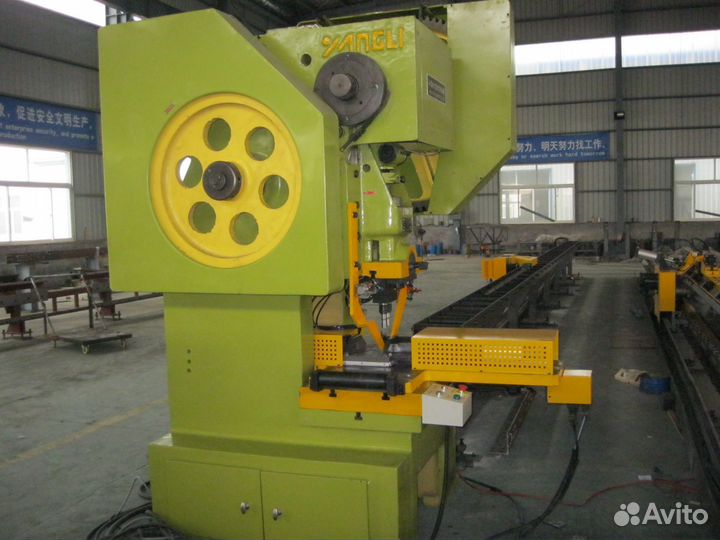 Полуавтоматическая линия для пробивки отверстий