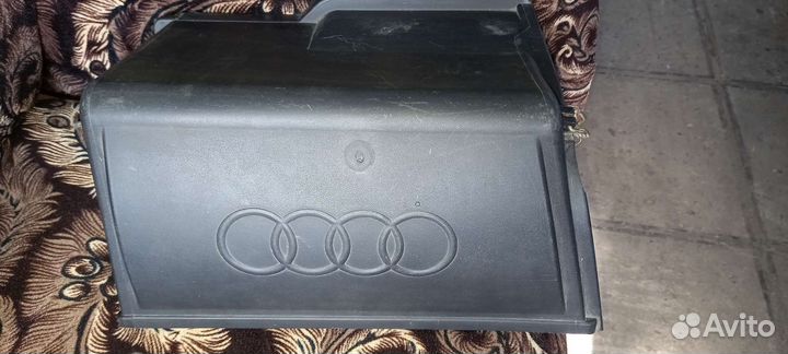 Крышка аккумулятора audi