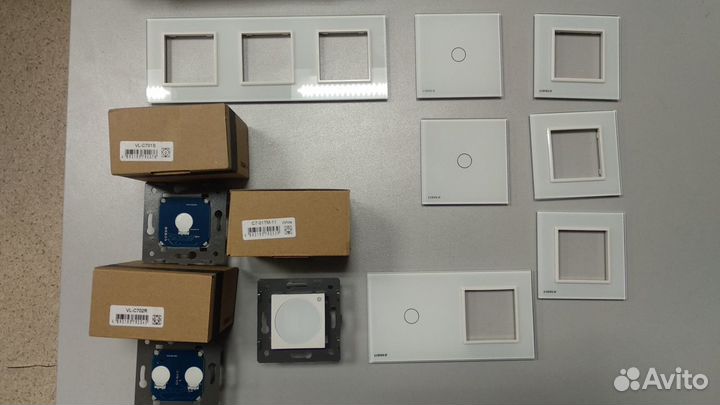 Cенсорные выключатели, и стеклянные панели Livolo