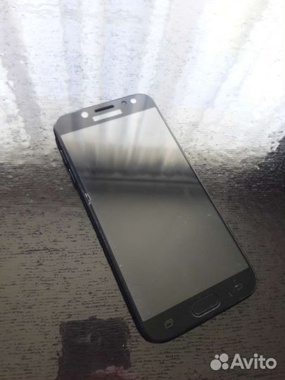 Телефон Samsung j5