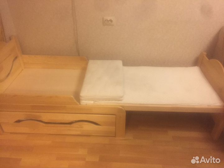 Детская кроватка с комодом карельская берёза