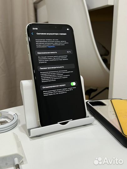 iPhone 11, 64 ГБ
