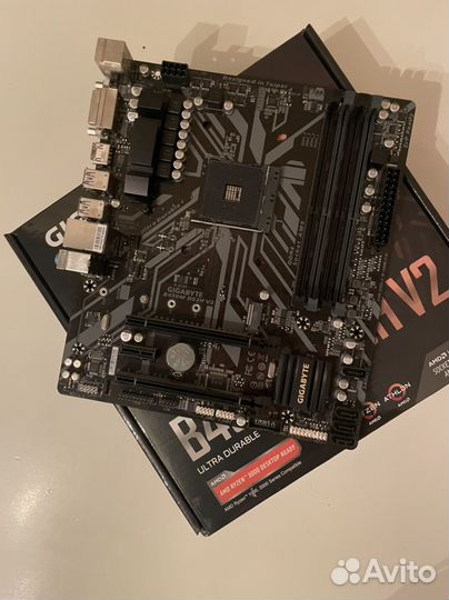 Материнская плата B450M DS3H V2