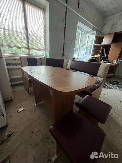 Кухонный уголок со столом бу