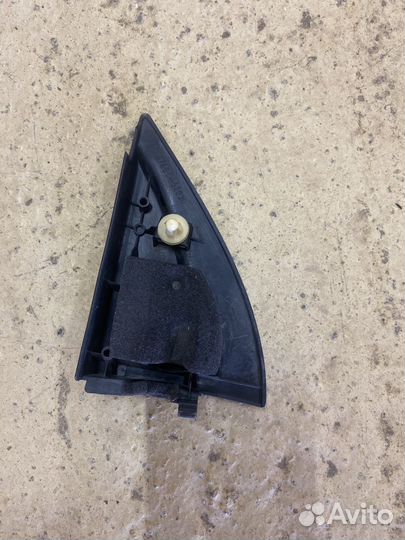 Уголок двери передний правый Toyota Funcargo NCP21