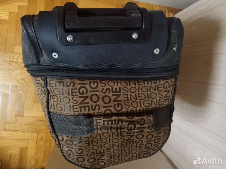 Сумка дорожная на колесах с выдвижной ручкой