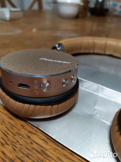 Беспроводные наушники pioneer