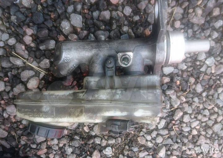 Главный тормозной цилиндр Renault Megane 2 2005