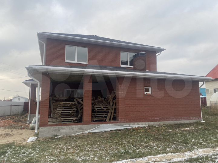 Коттедж 246 м² на участке 7 сот.