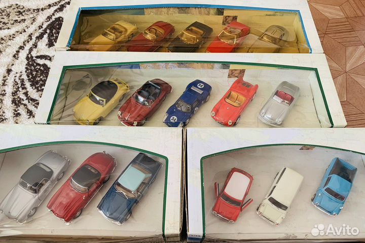 Модель автомобиля Cararama 1:43