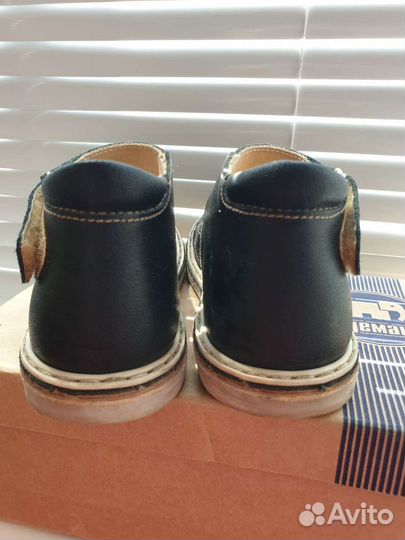 Туфли для девочки кожаные
