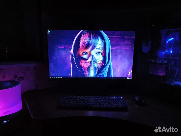 Мощный игровой компьютер с монитором